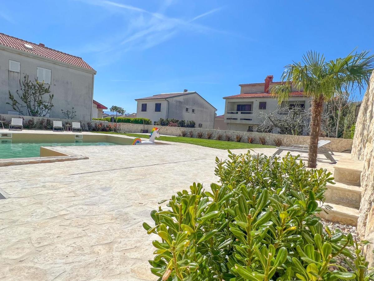 Apartment Baska Mit Poolarea - Krk, Kroatien Eksteriør bilde